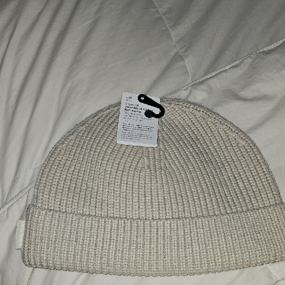Lululemon Close Fit Wool-Blend Ribbed Knit Beanie! Nwts L/XL. rrii!
